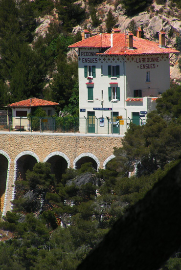 Vue de la gare d'ensues la redonne